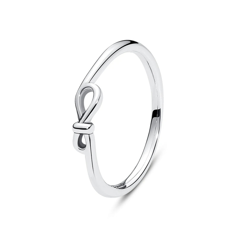 Anel Feminino Prata Esterlina 925 – Elegância, Romance e Sofisticação