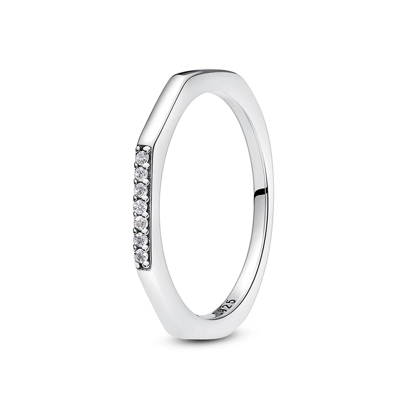 Anel Feminino Prata Esterlina 925 – Elegância, Romance e Sofisticação