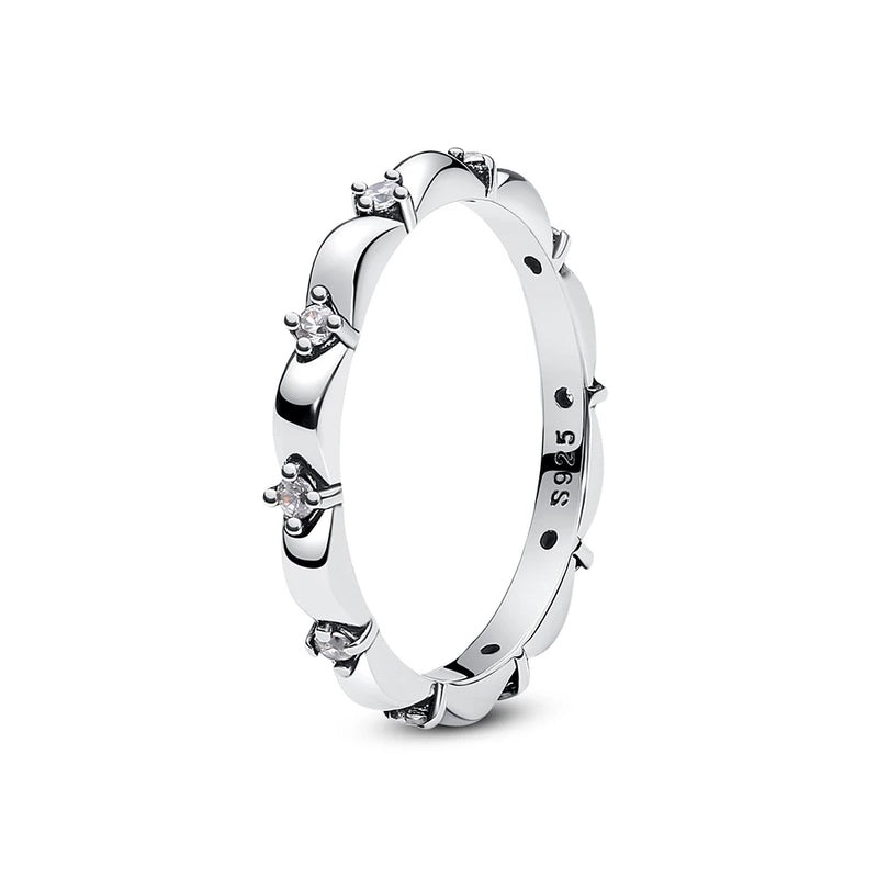 Anel Feminino Prata Esterlina 925 – Elegância, Romance e Sofisticação