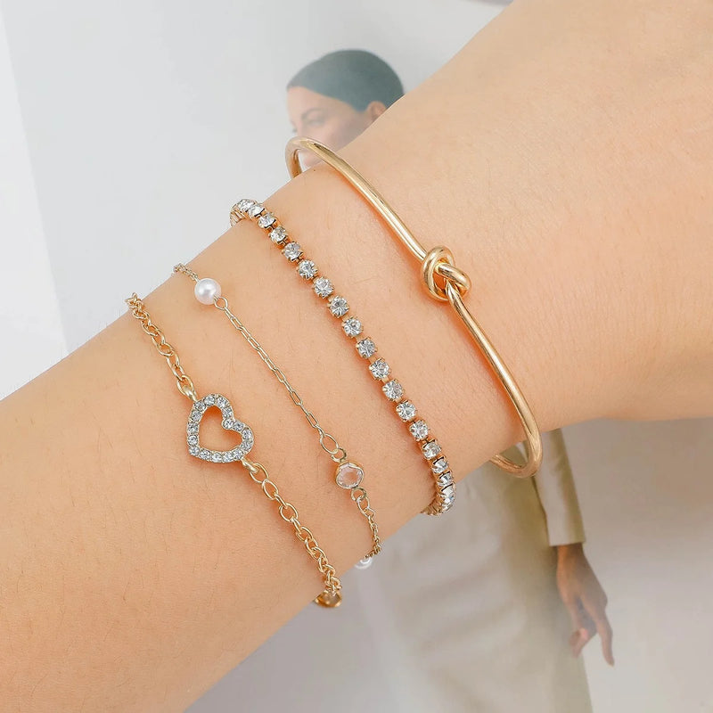 Pulseira Corrente Torcida Dourada – Kit com 11 Unidades Ajustáveis e Elegantes