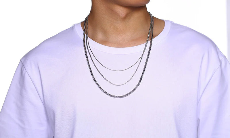 Colar Masculino Corrente Fina em Aço Inoxidável – Estilo, Resistência e Sofisticação no Seu Visual